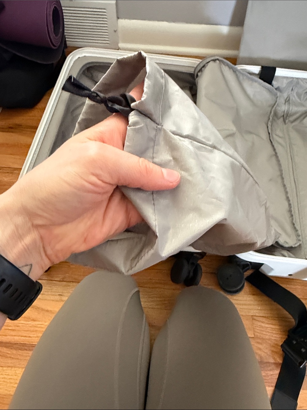 Monos Carry-On Plus - Picture 13 of 16